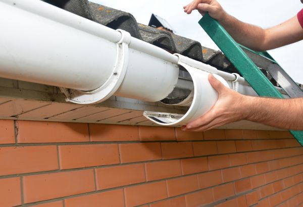 Gutter Maintenance in Crystal Lake